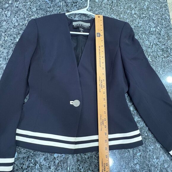 Linda Allard Ellen Tracy Women’s Blazer – Navy Blue with White Trim, Size 6 - Picture 4 of 5